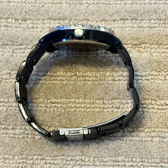 Black Stainless Steel Bling watch Needs Battery NWOT - Picture 3 of 11
